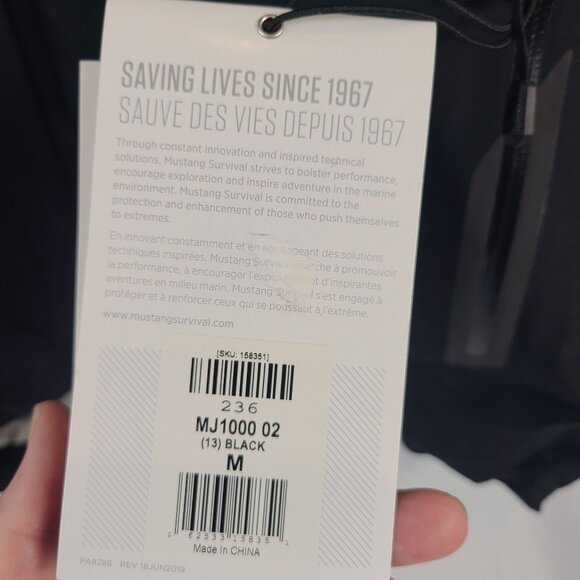 NWT Mustang Survival Guide Jacket Black Waterproof Hooded Sz M - Picture 3 of 11